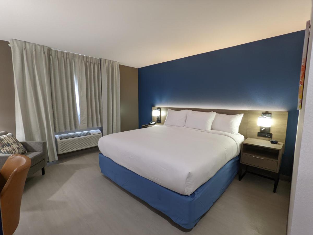 Comfort Inn Philadelphia International Airport West Честър Екстериор снимка