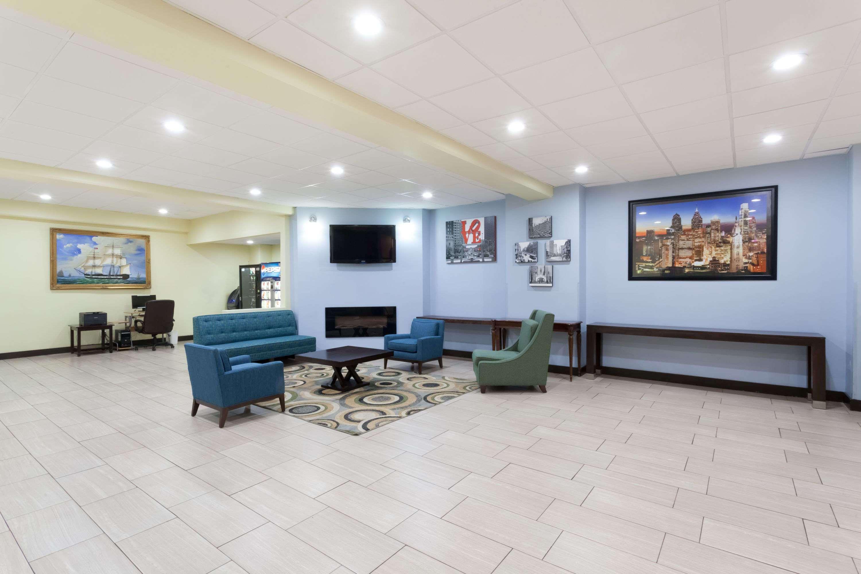 Comfort Inn Philadelphia International Airport West Честър Екстериор снимка