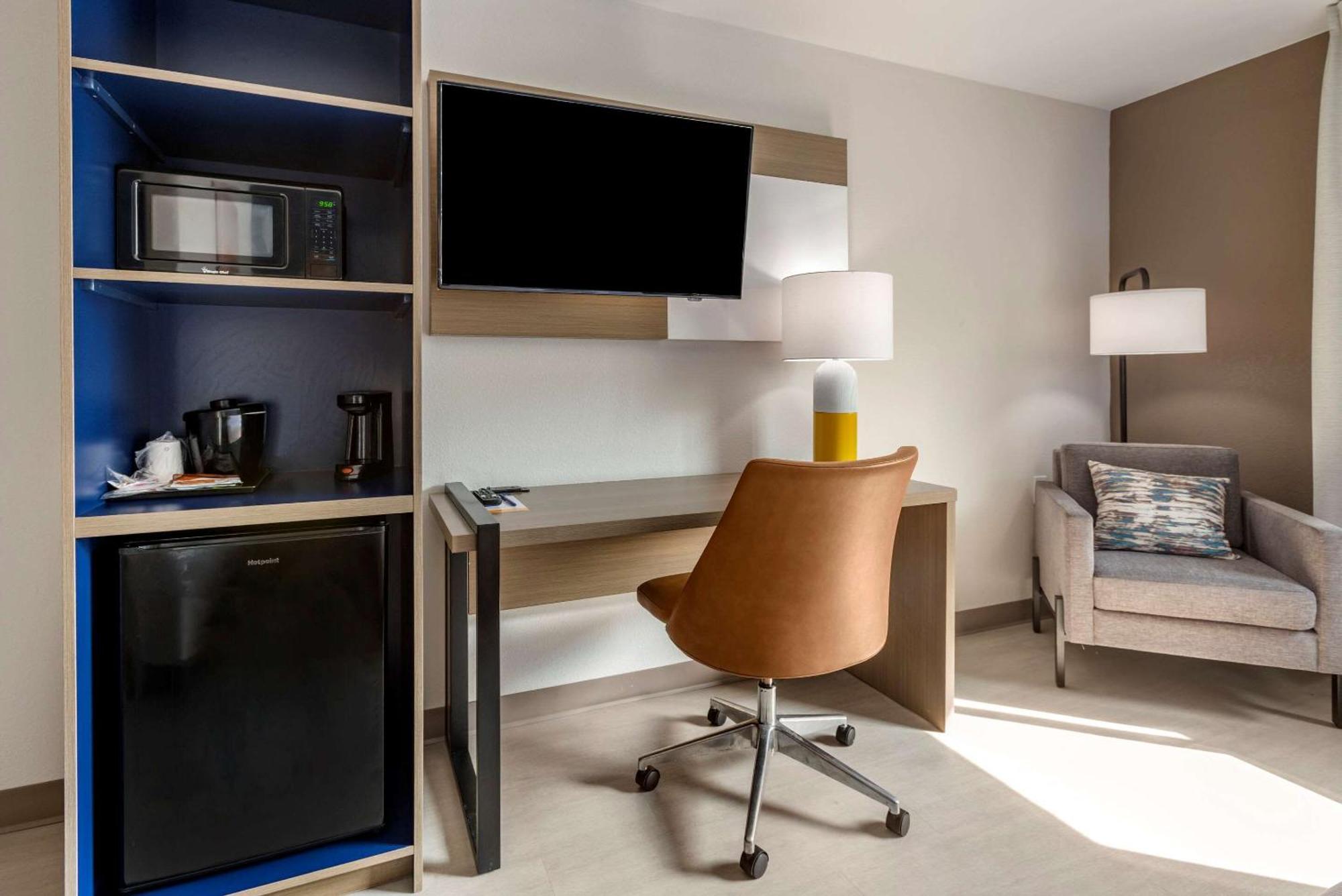Comfort Inn Philadelphia International Airport West Честър Екстериор снимка