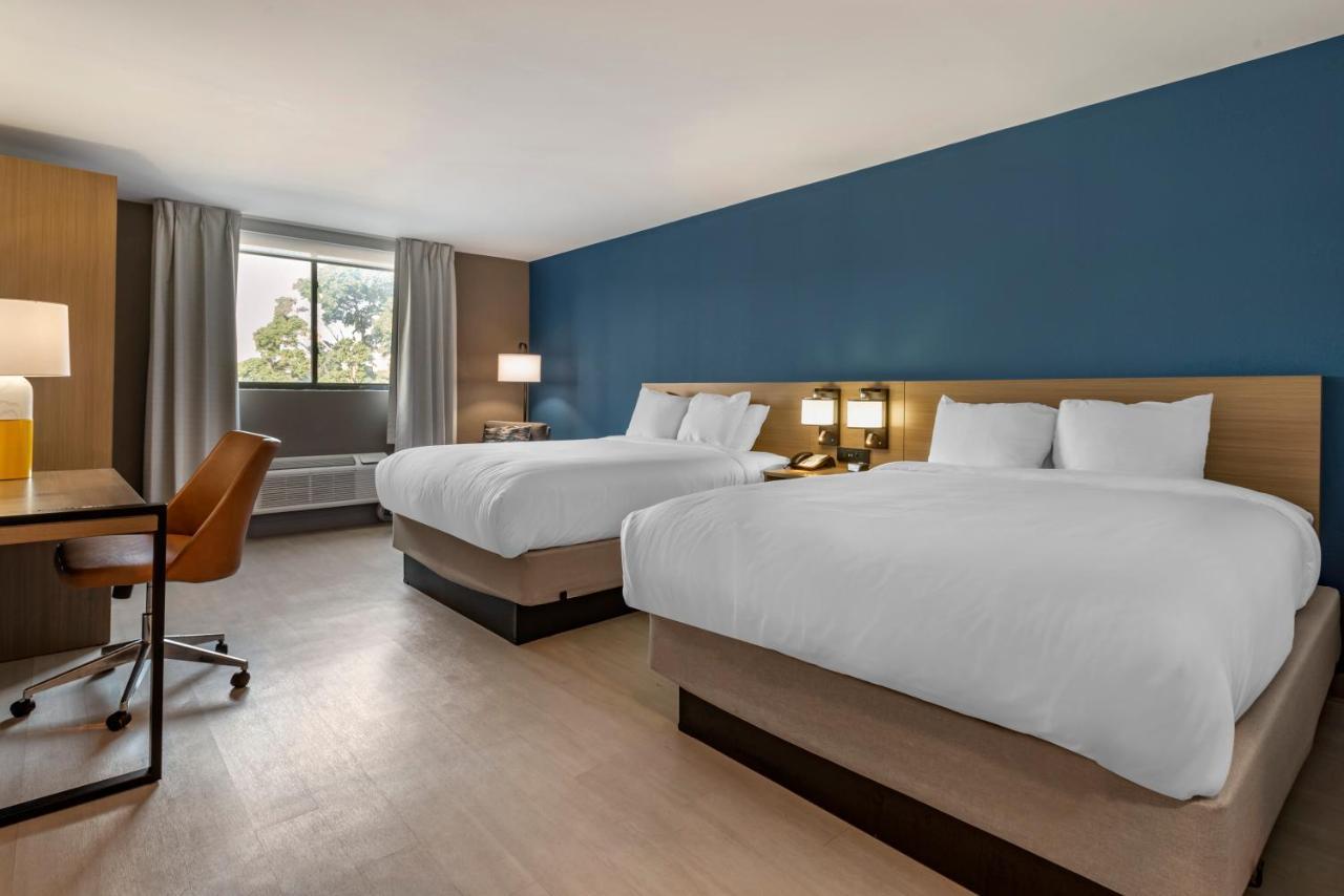 Comfort Inn Philadelphia International Airport West Честър Екстериор снимка