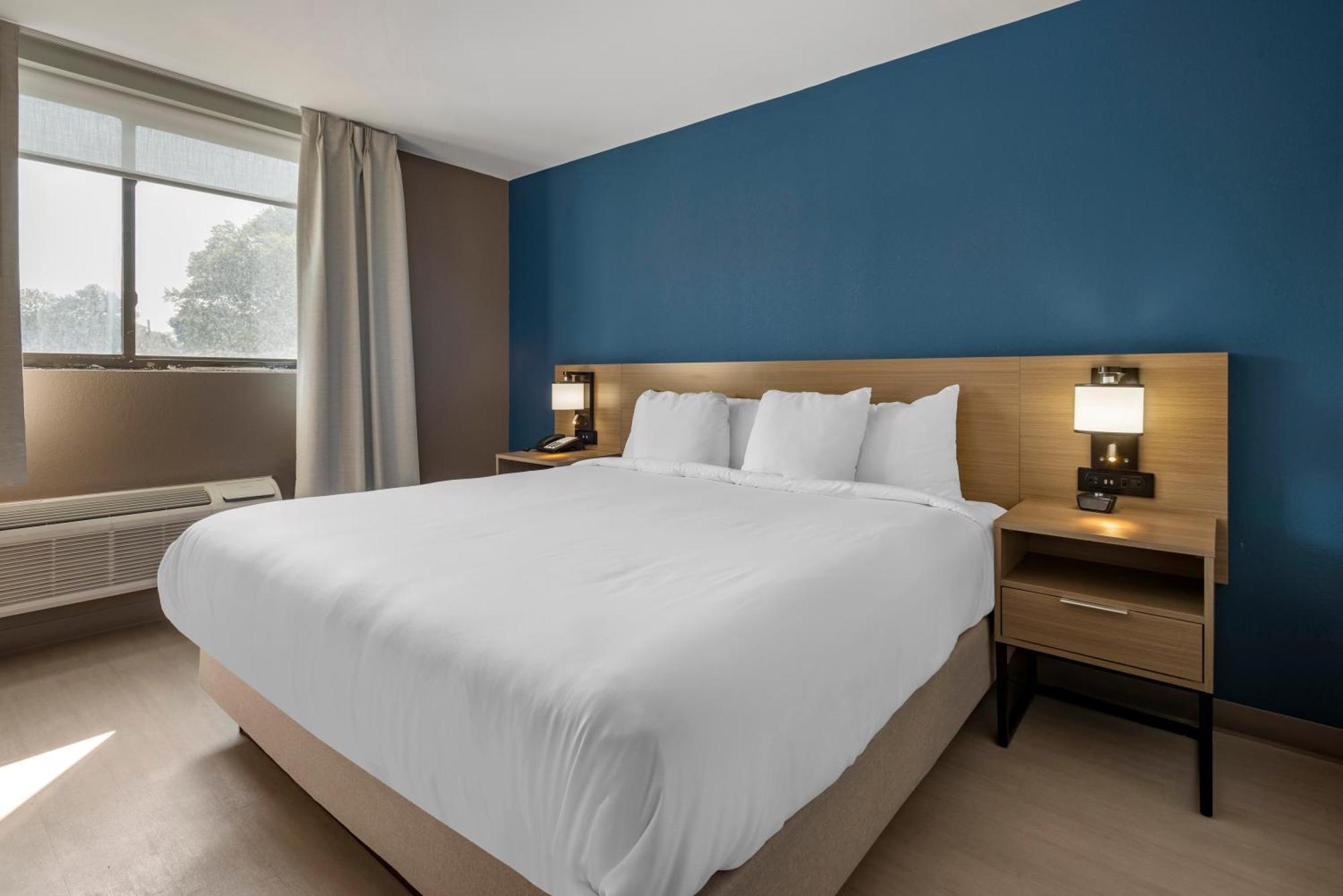 Comfort Inn Philadelphia International Airport West Честър Екстериор снимка