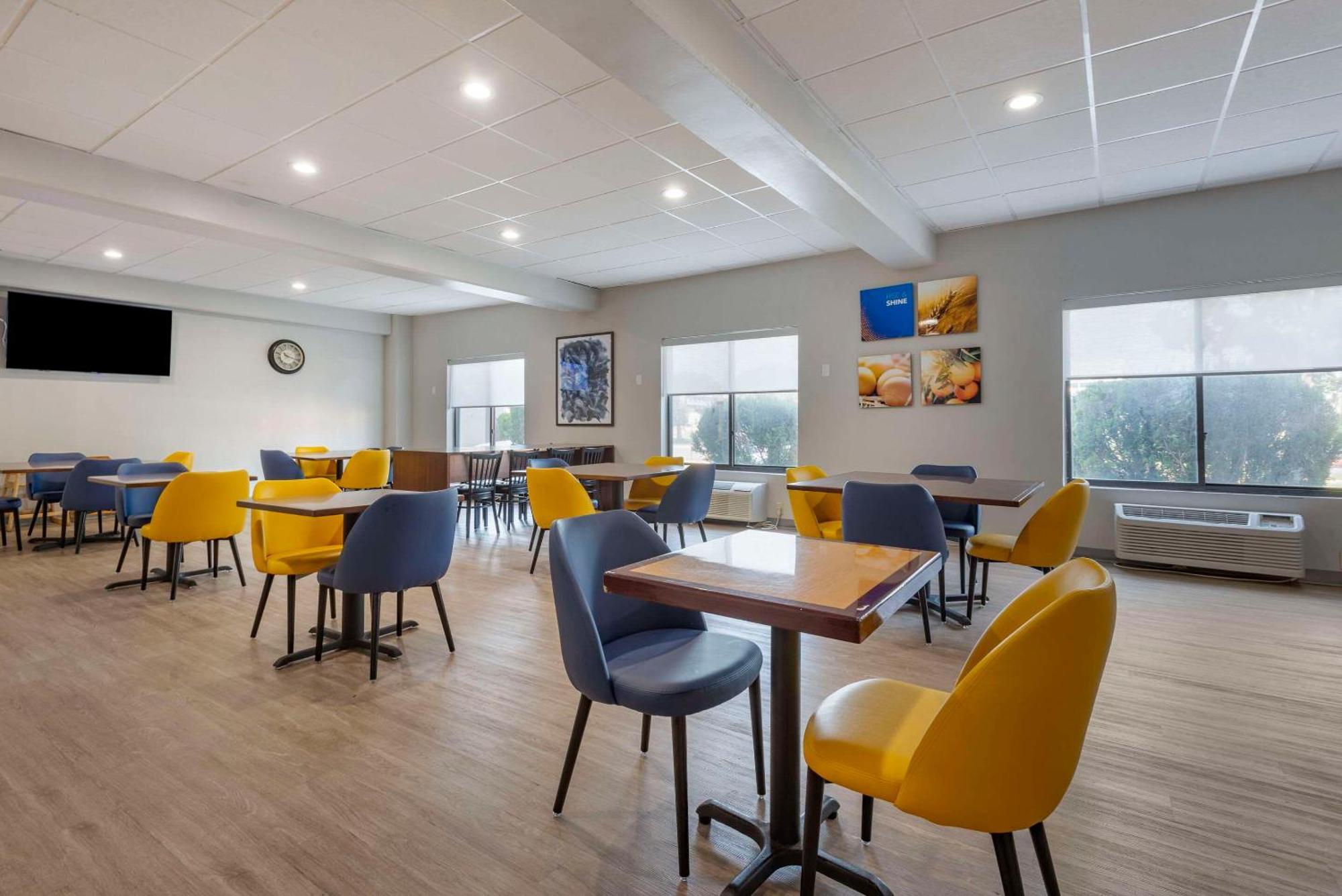Comfort Inn Philadelphia International Airport West Честър Екстериор снимка