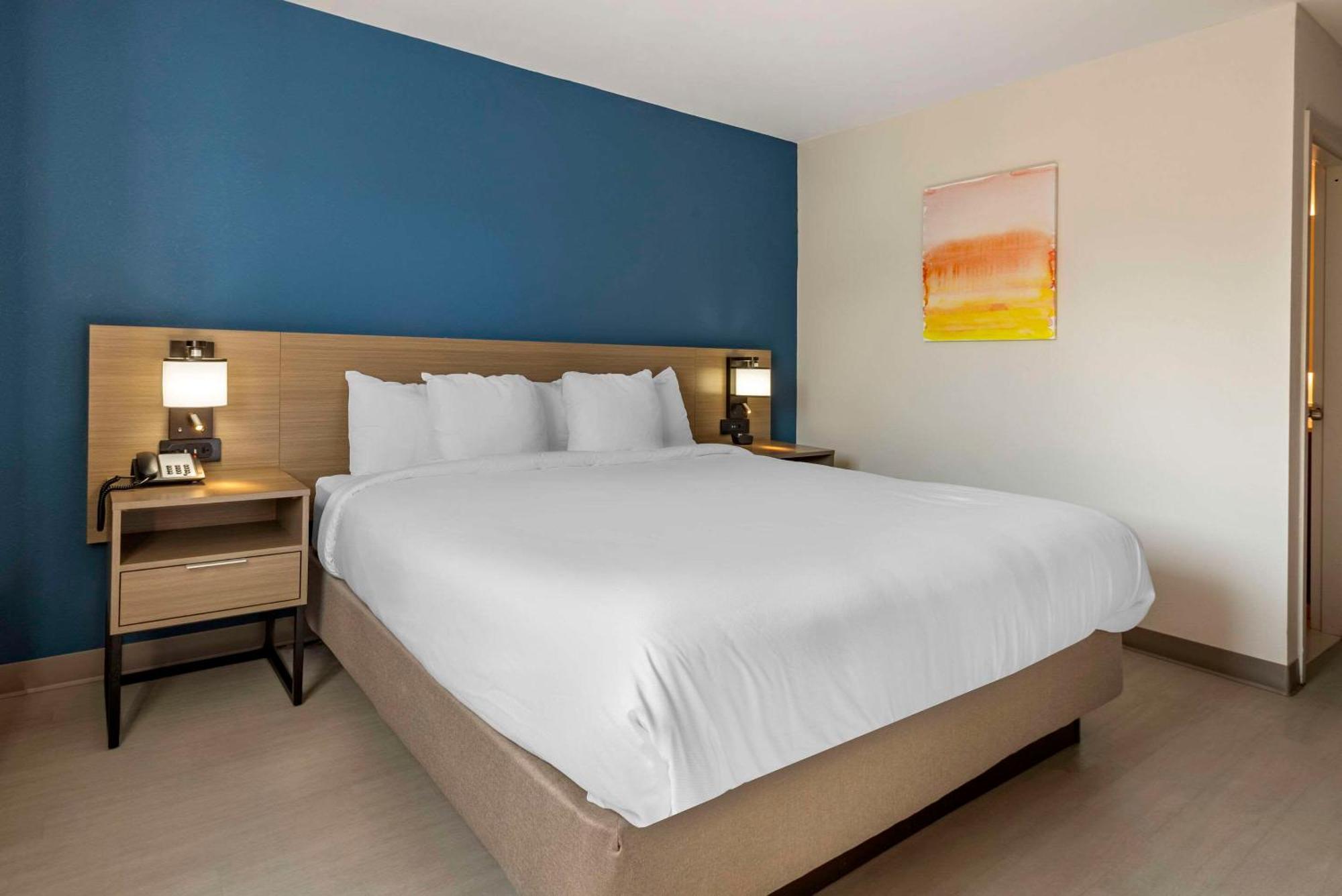 Comfort Inn Philadelphia International Airport West Честър Екстериор снимка