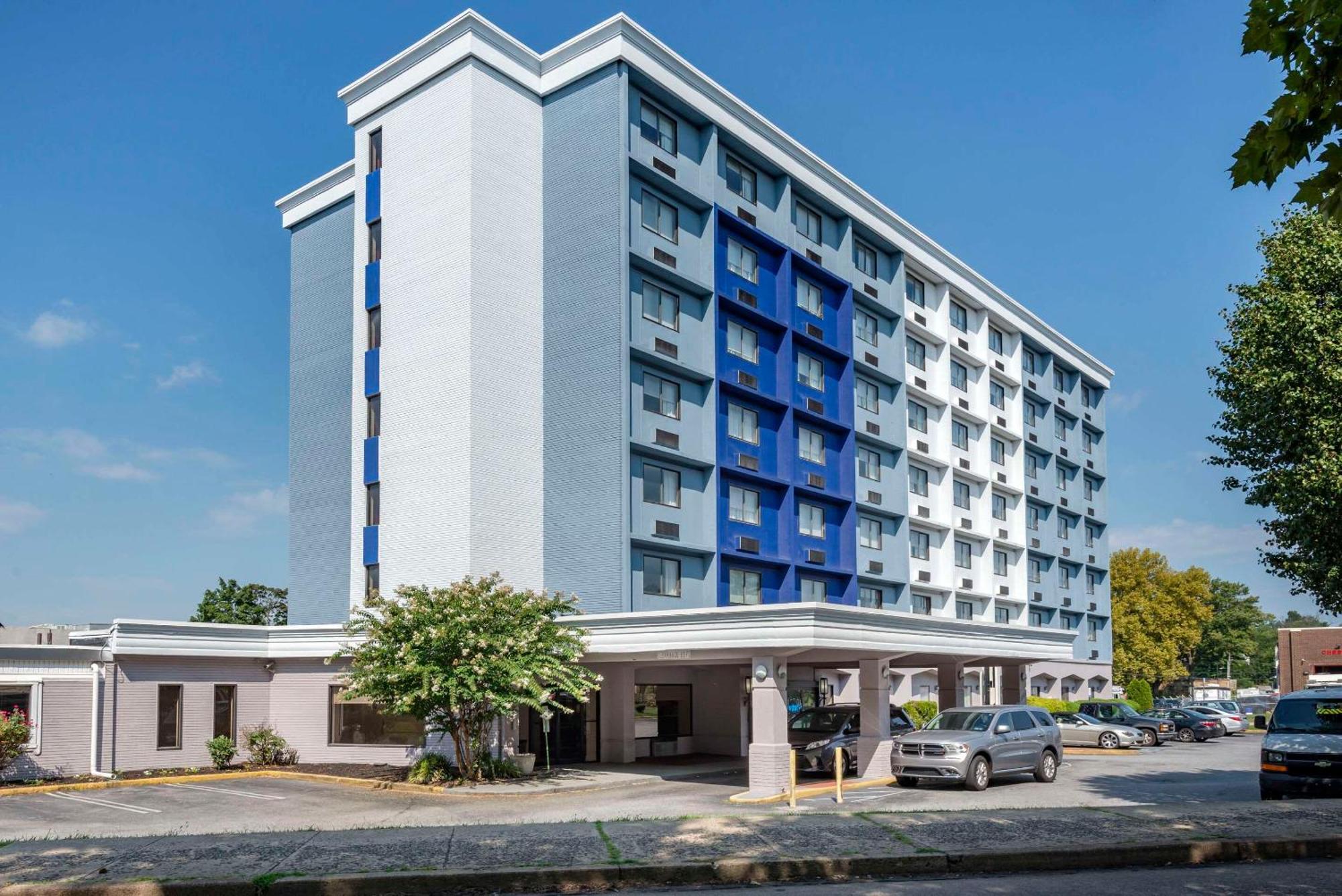 Comfort Inn Philadelphia International Airport West Честър Екстериор снимка
