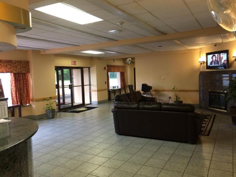 Comfort Inn Philadelphia International Airport West Честър Екстериор снимка