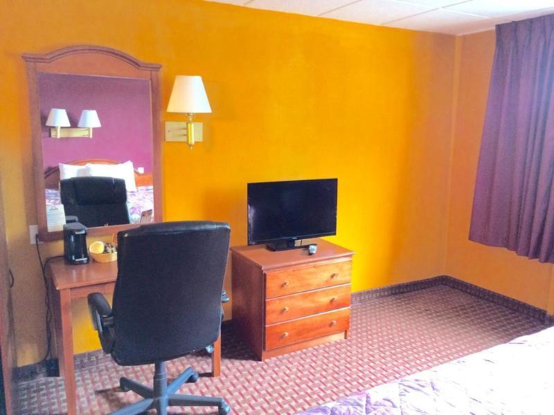 Comfort Inn Philadelphia International Airport West Честър Екстериор снимка