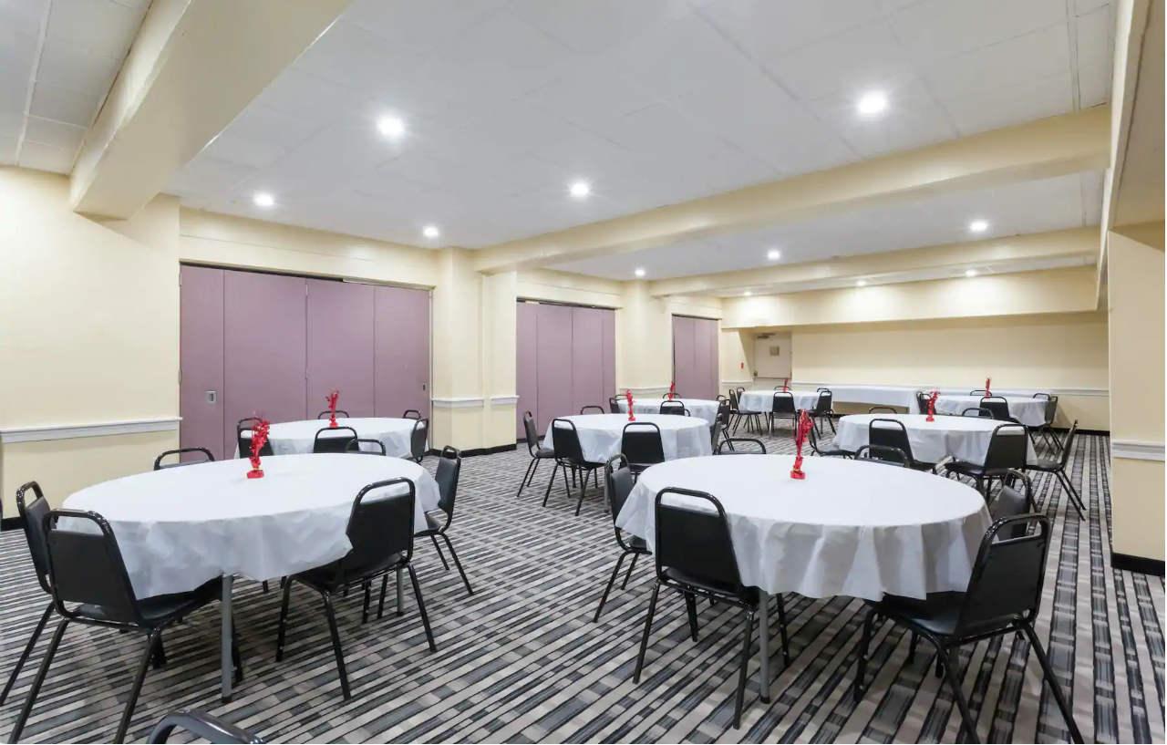 Comfort Inn Philadelphia International Airport West Честър Екстериор снимка